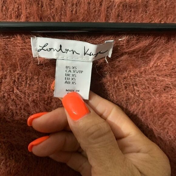 NWOT London Kaye Fluffy Sweater - Picture 4 of 8